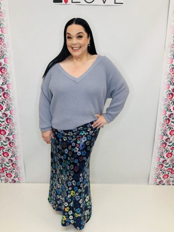 'L' V front and back chunky knit jumper