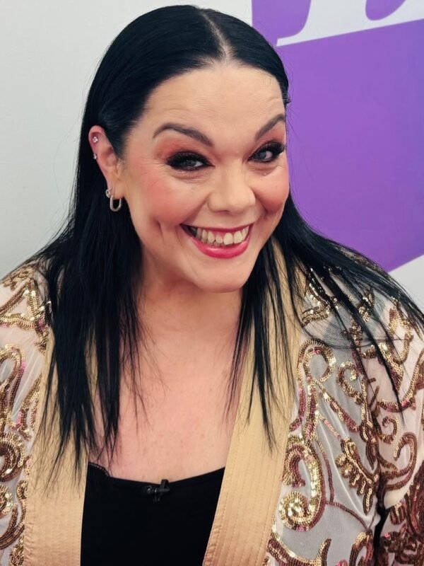 'L' Sequin detail cropped kimono